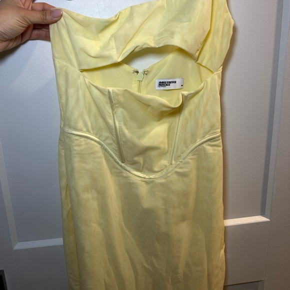 Mistress rocks dress - Picture 2 of 2